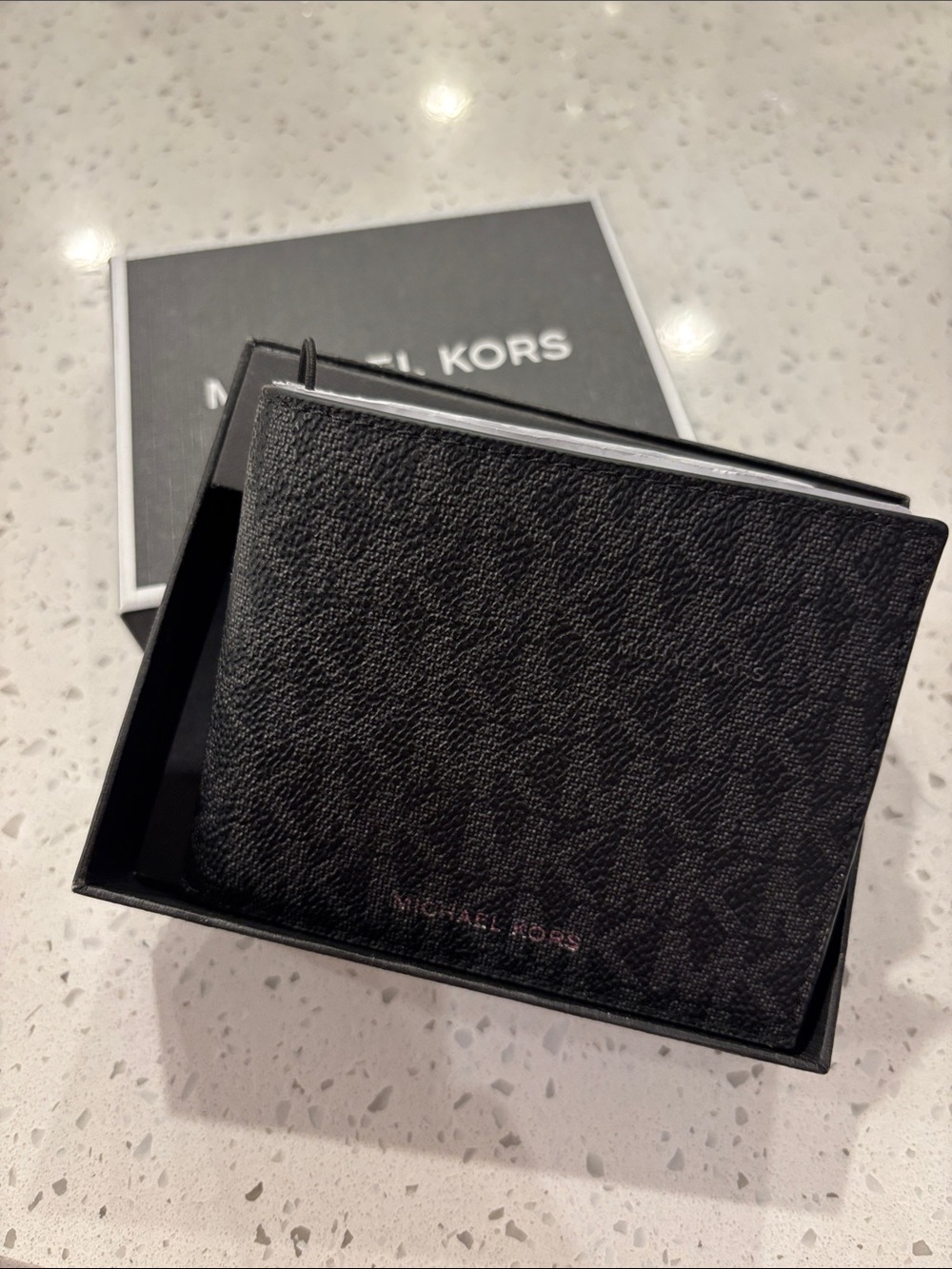 New With Box Men Michael Kors L-Fold Black Wallet